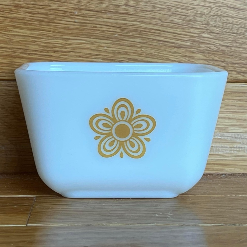 1.5 Pint PYREX 401 Mixing Bowl Serving Bowl Ovenware Milk White - Picture 13 of 15